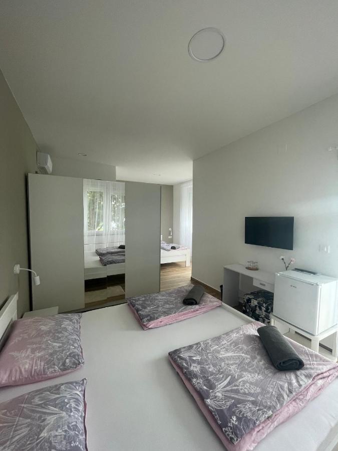 Villa Lovorka By Villa Eva Omišalj Habitación foto